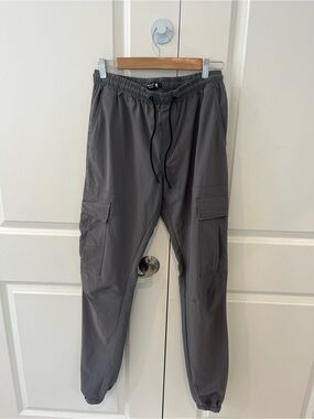 American Stitch Men's Large Charcoal Cargo Joggers cinched ankle